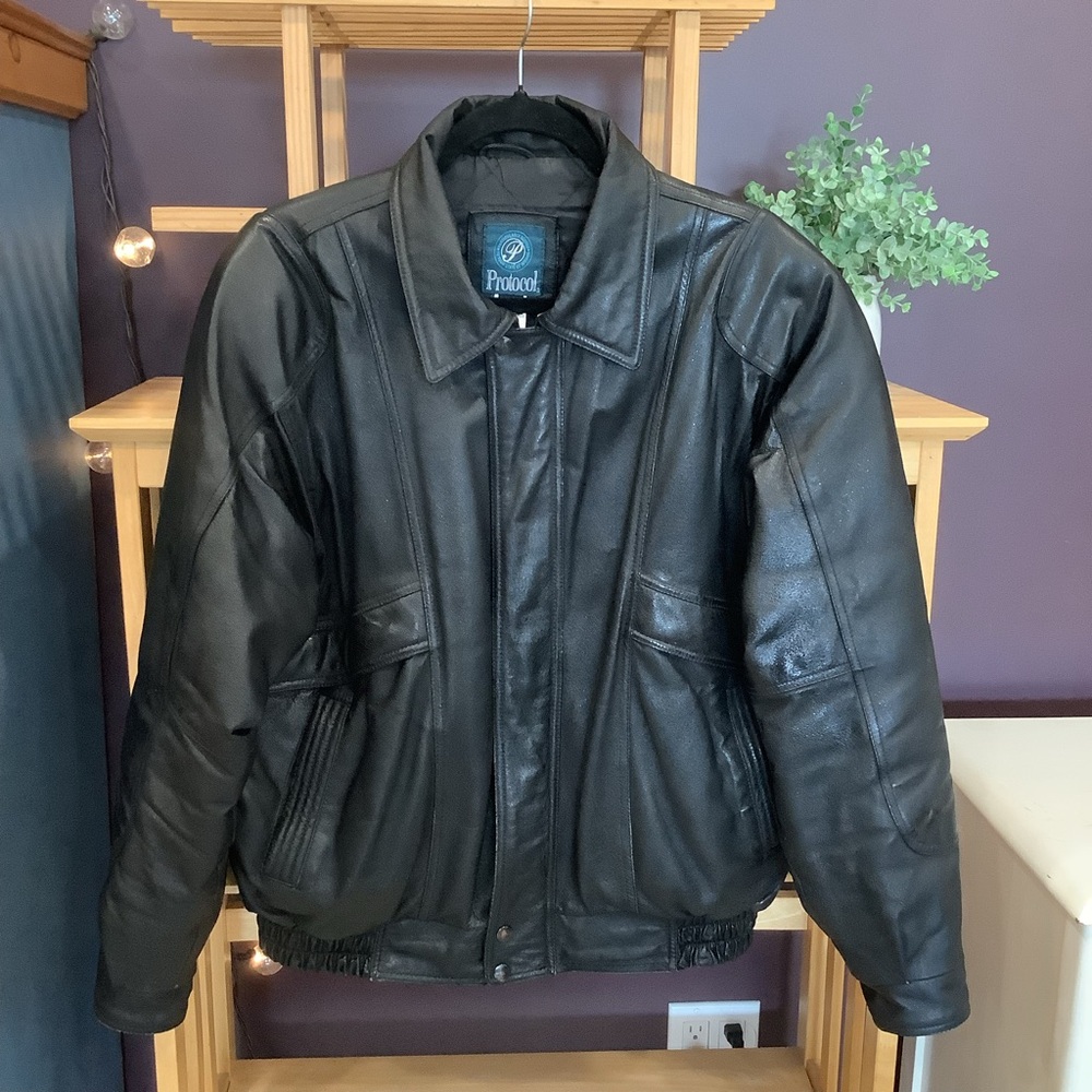 VINTAGE Black 100% Leather Bomber Jacket